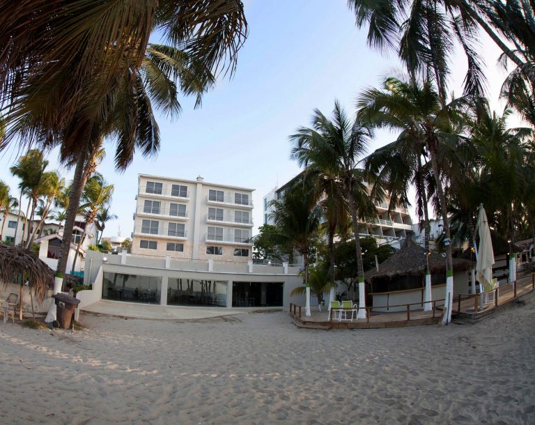 отель El Yaque Beach Hotel